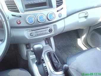 2008 Mitsubishi L200 Images