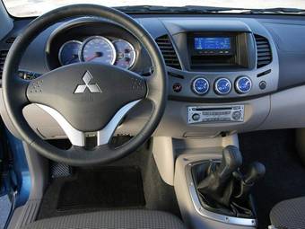 2008 Mitsubishi L200 Pictures