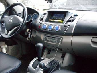 2008 Mitsubishi L200 Photos