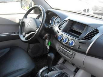 2008 Mitsubishi L200 Photos