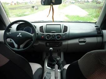 2008 Mitsubishi L200 Photos