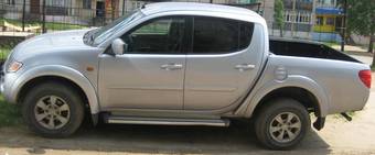 2008 Mitsubishi L200 Photos
