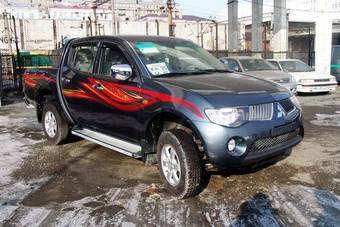 2009 Mitsubishi L200 Photos