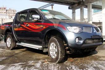 2009 Mitsubishi L200 Photos