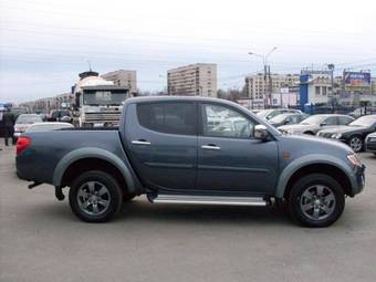2009 Mitsubishi L200 Photos