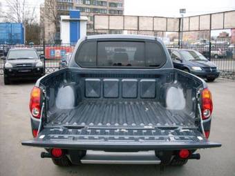 2009 Mitsubishi L200 Photos