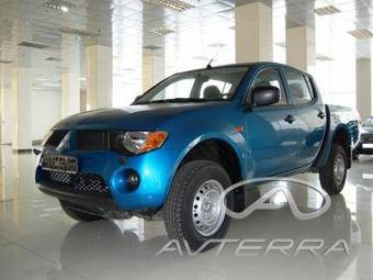 2009 Mitsubishi L200 Photos