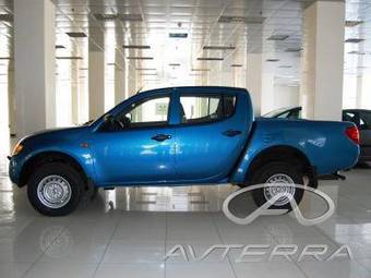 2009 Mitsubishi L200 Photos