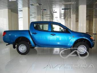 2009 Mitsubishi L200 Photos