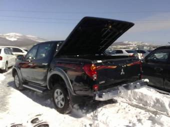 2009 Mitsubishi L200 Photos