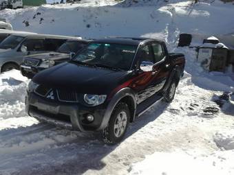 2009 Mitsubishi L200 Photos