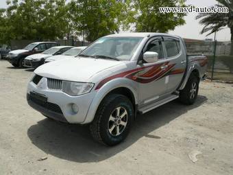 2009 Mitsubishi L200 Photos