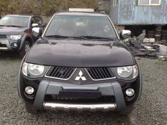 2009 Mitsubishi L200 Photos