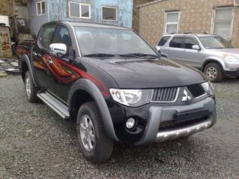 2009 Mitsubishi L200 Images