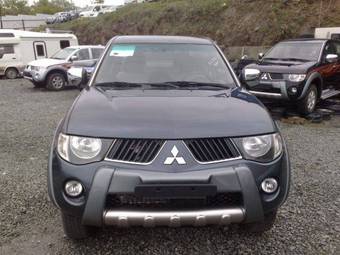 2009 Mitsubishi L200 Photos