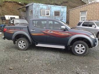 2009 Mitsubishi L200 Images