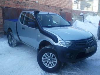 2010 Mitsubishi L200 Pictures