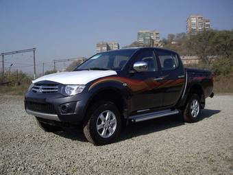 2011 Mitsubishi L200 Pictures