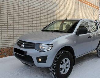 2011 Mitsubishi L200 Pictures