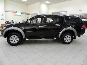 2011 Mitsubishi L200 Pictures