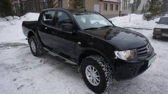 2011 Mitsubishi L200 Images