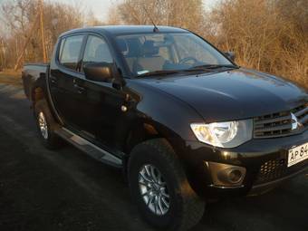 2011 Mitsubishi L200 Pictures