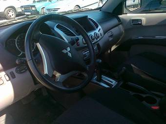 2011 Mitsubishi L200 Wallpapers