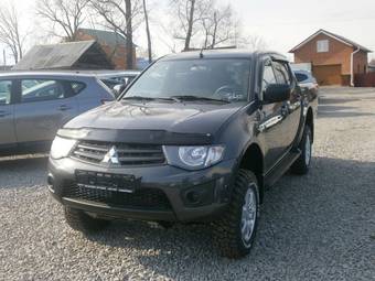 2012 Mitsubishi L200 Photos