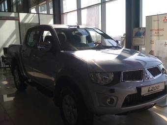 2012 Mitsubishi L200 Photos