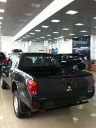 2012 Mitsubishi L200 Photos