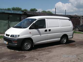 2000 Mitsubishi L400 Photos