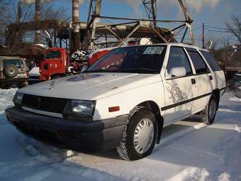 1992 Mitsubishi Lancer Photos