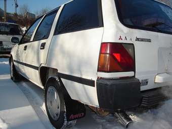 1992 Mitsubishi Lancer Photos