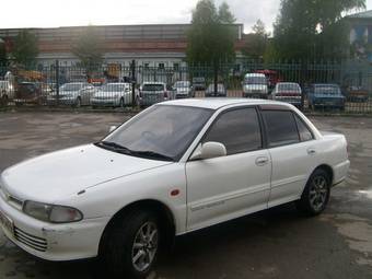 1992 Mitsubishi Lancer Photos