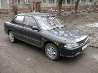 1993 Mitsubishi Lancer Photos