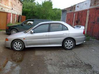 1997 Mitsubishi Lancer Photos