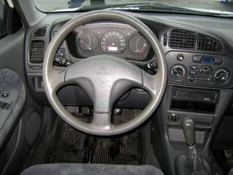 1998 Mitsubishi Lancer Photos