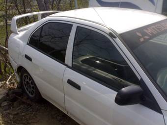 1998 Mitsubishi Lancer Photos