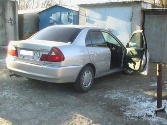 1998 Mitsubishi Lancer Photos