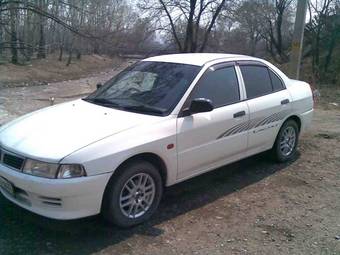 1998 Mitsubishi Lancer Photos