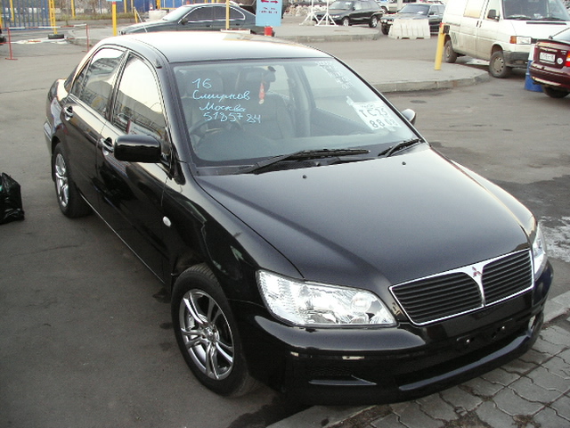 2000 Mitsubishi Lancer Photos