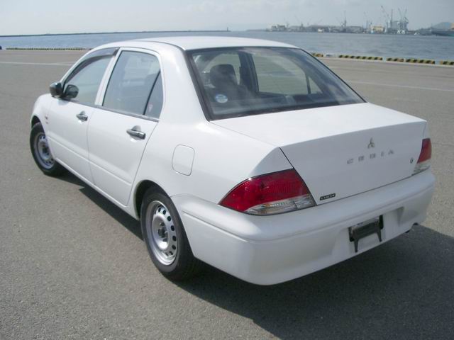 2000 Mitsubishi Lancer Wallpapers