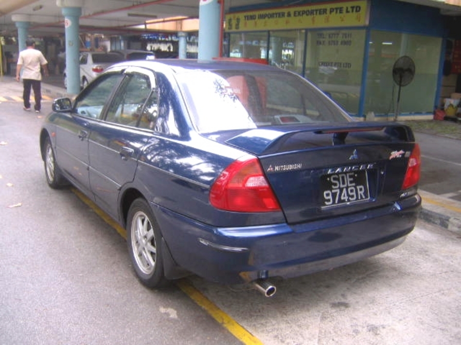 2000 Mitsubishi Lancer Photos