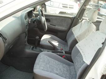 2000 Mitsubishi Lancer Photos