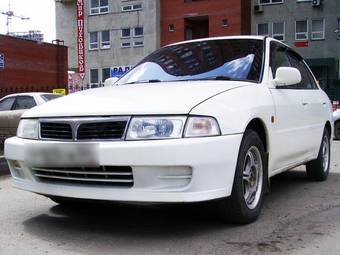 2000 Mitsubishi Lancer Pictures