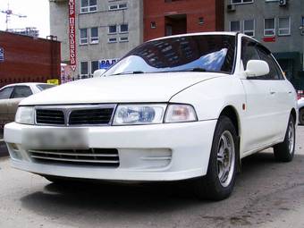 2000 Mitsubishi Lancer Photos