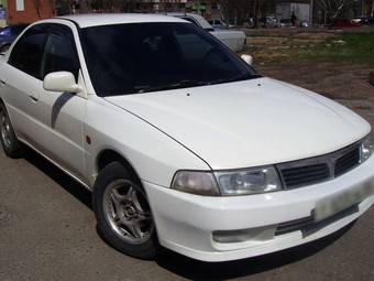 2000 Mitsubishi Lancer Pictures