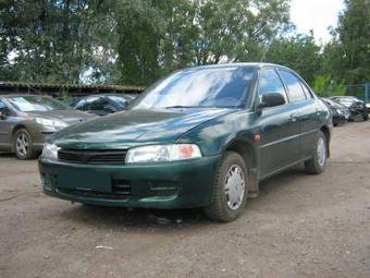 2000 Mitsubishi Lancer Photos