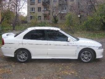 2000 Mitsubishi Lancer Pictures