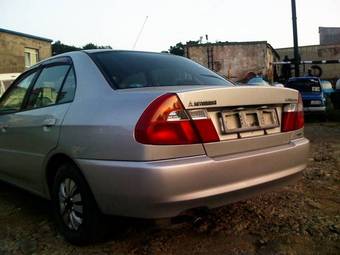 2000 Mitsubishi Lancer Photos